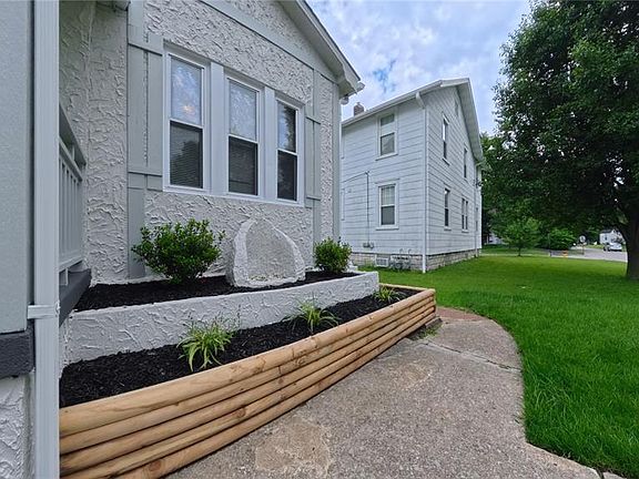 3rd image of 3303 Roland Ave