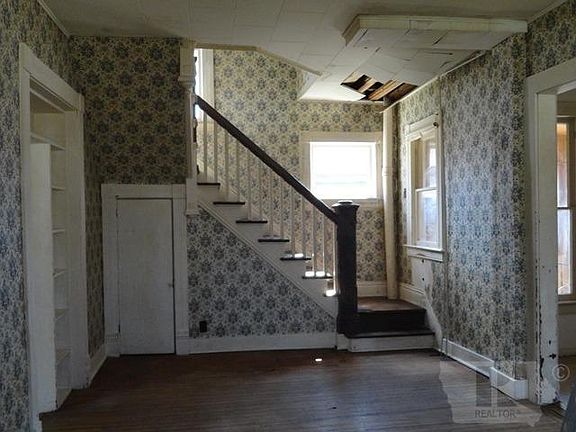 3rd image of 501 S B St