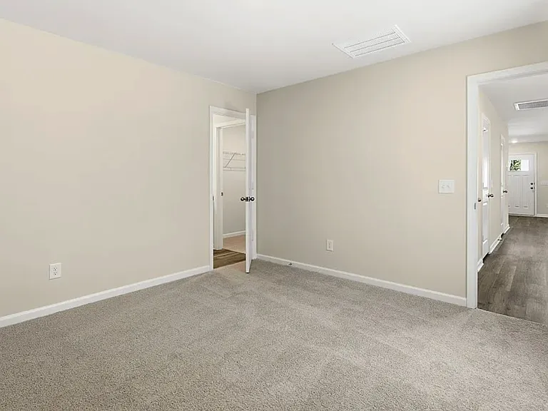 7 Iola St — Photo 12