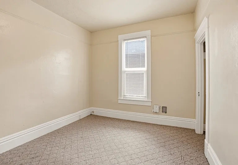 1011 E Augusta Ave — Photo 17