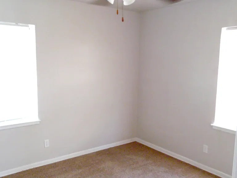 1006 Candice Ln — Photo 7