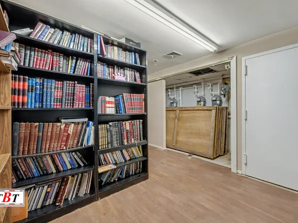 870 East 16th Street image 25 of 28