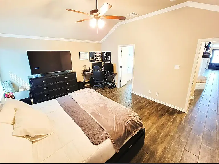5207 Colina Dr — Photo 10