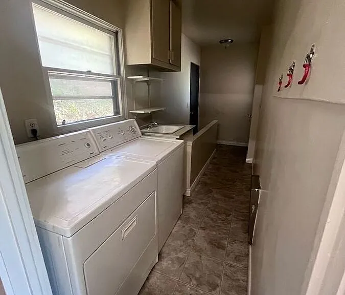 900 NE Maple St — Photo 10