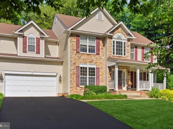 24 Pocahontas Ct, La Plata, MD 20646