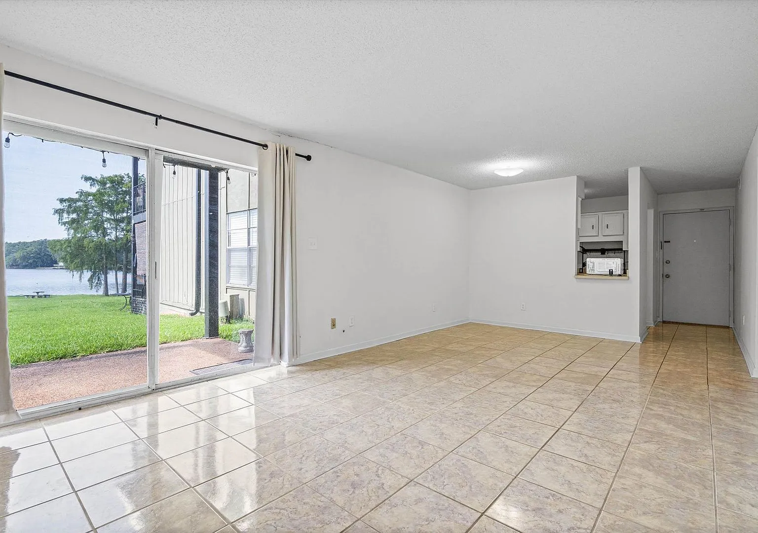 Two Bedroom River View Condo — Photo 4