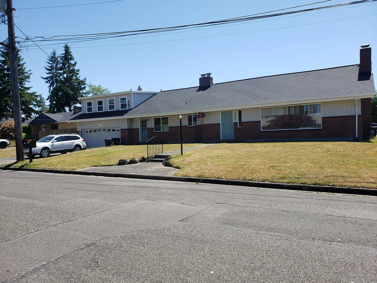 1029 S Jackson Ave photo 1
