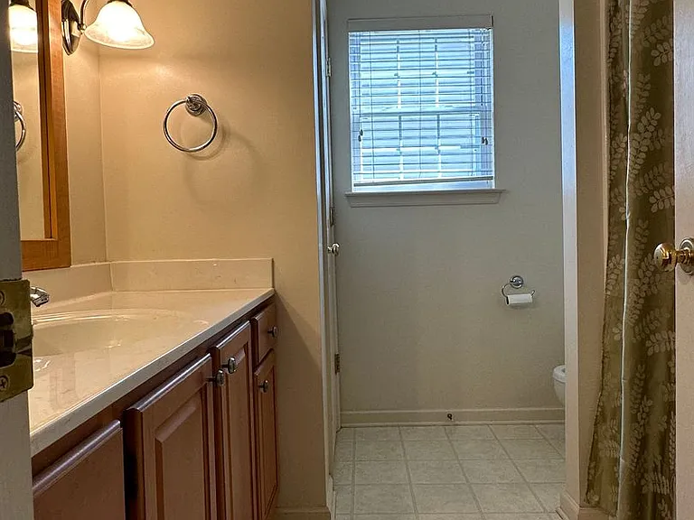 2066 Honeysuckle Ln — Photo 10