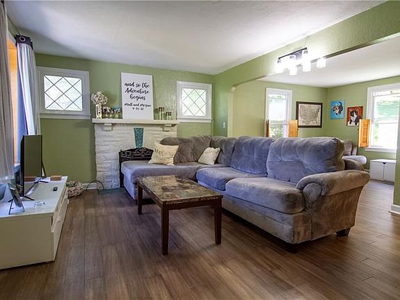 3rd image of 662 Manoah Dr