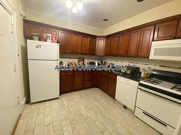 2nd image of 21 Park Vale Ave