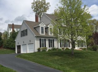 18 Fenwick Dr, Avon, CT 06001