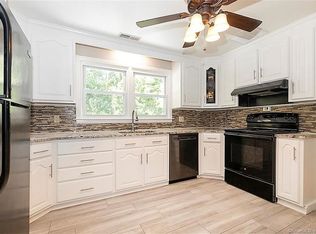 438 Howellton Rd, Orange, CT 06477