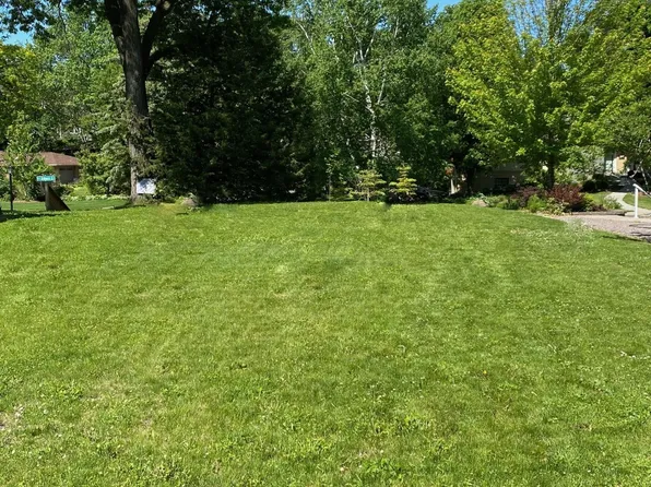 502 Ardmore Dr, Golden Valley, MN 55422