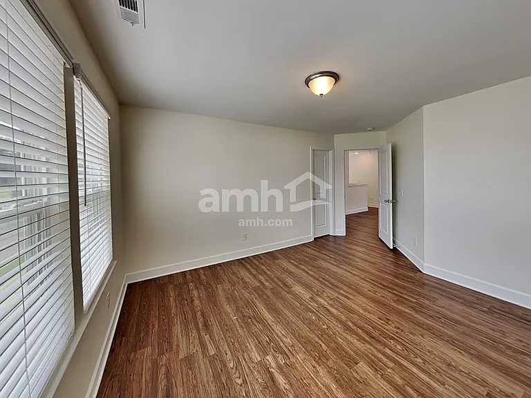 5063 Trailwater Dr — Photo 16
