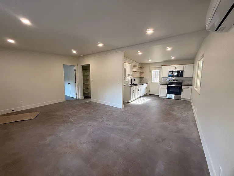 2829 Manor Dr #B — Photo 6
