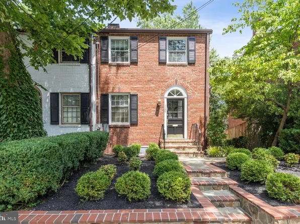 1127 Powhatan St, Alexandria, VA 22314