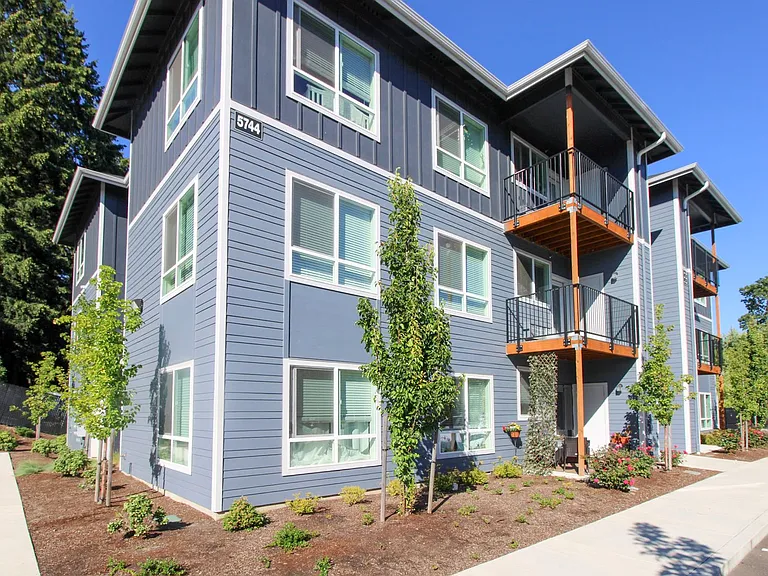 Creek's Edge Apartments — Photo 80