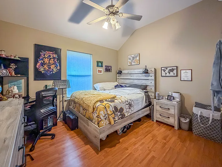 920 Carousel Dr — Photo 19