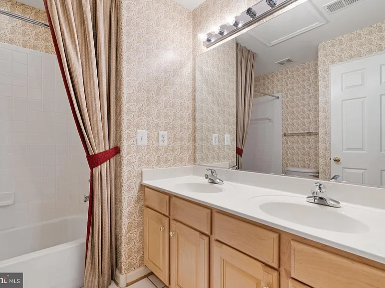 13280 Maple Creek Ln — Photo 38