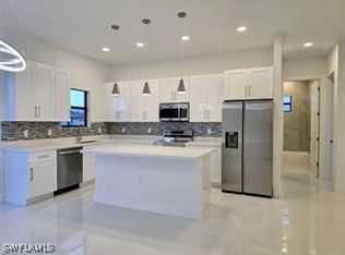 2604 26th St SW, Lehigh Acres, FL 33976