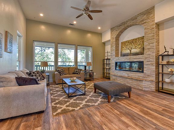 3rd image of 20518 Nob Hill Cir