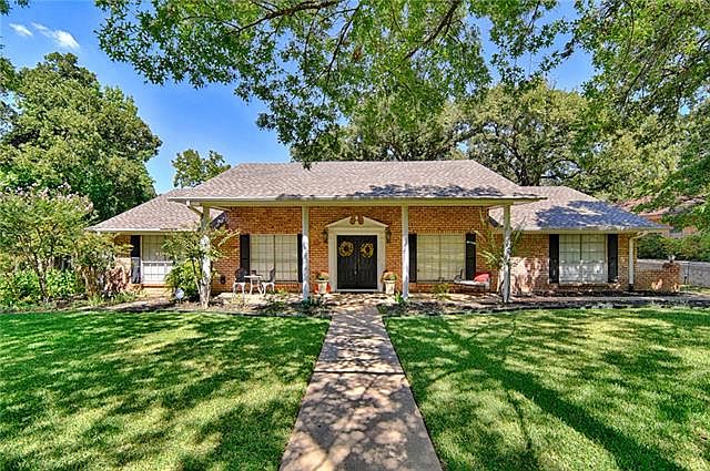 1st image of 3509 Yellowstone Dr