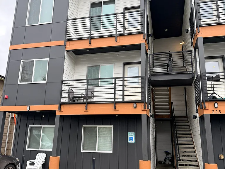 225 Penny Ave #E — Photo 2