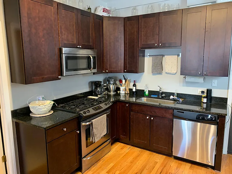 1414 N Bosworth Ave #3R — Photo 9