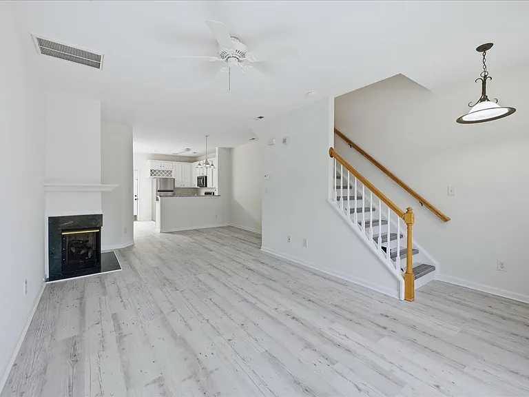 6928 Creft Cir — Photo 8