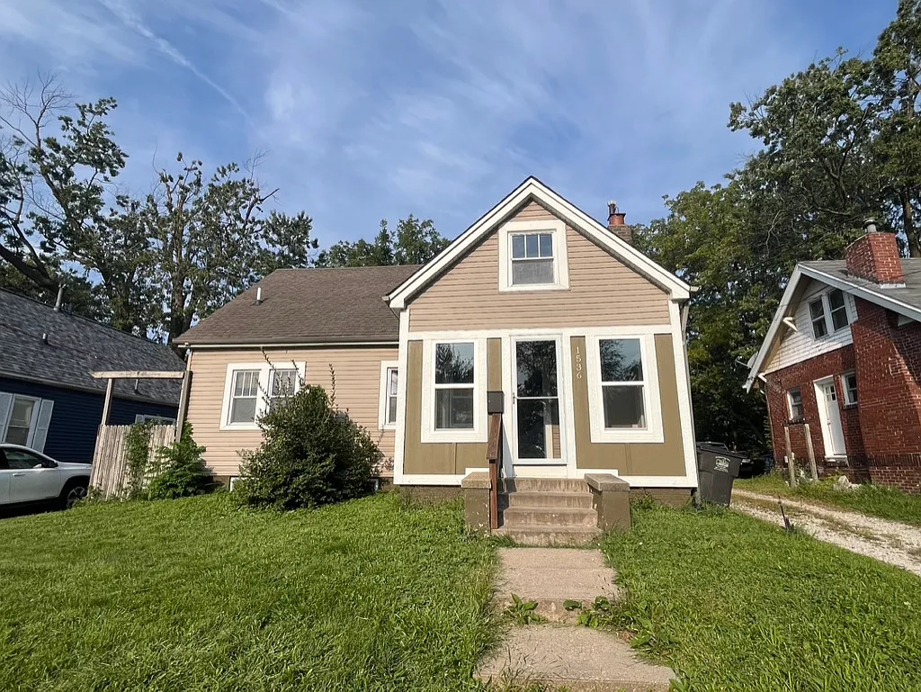 Front Of The House - 1536 28th St