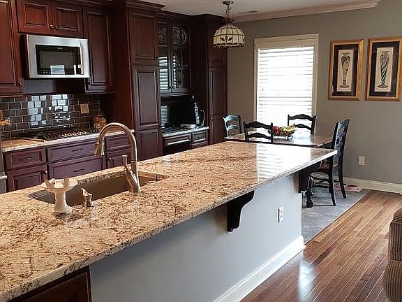 3rd image of 4851 Carlsbad Ln