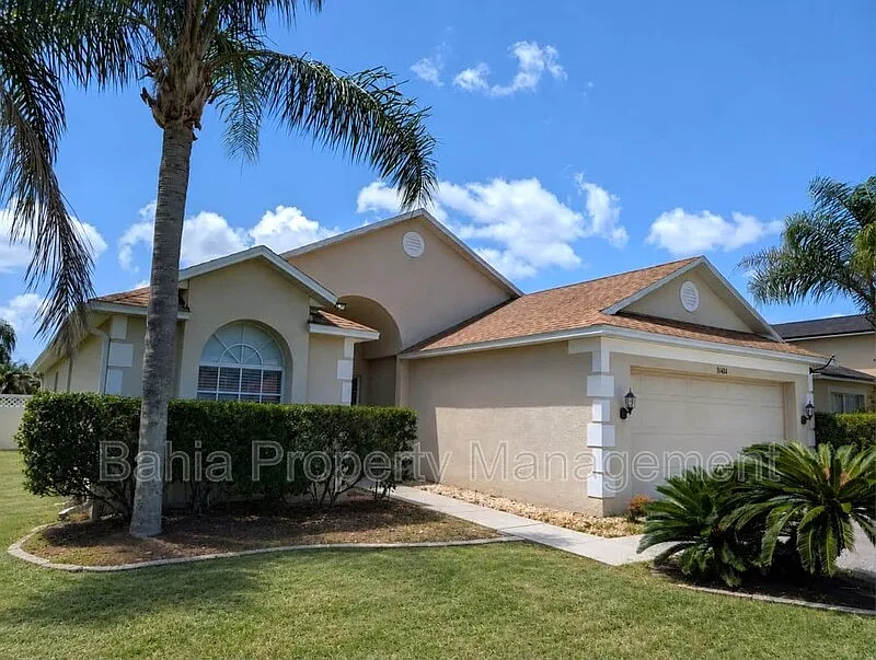 3 bed, 2.0 bath, 1598 sqft, $2,025 — Photo 2