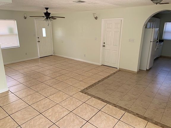 3rd image of 5425 Genoa Ln