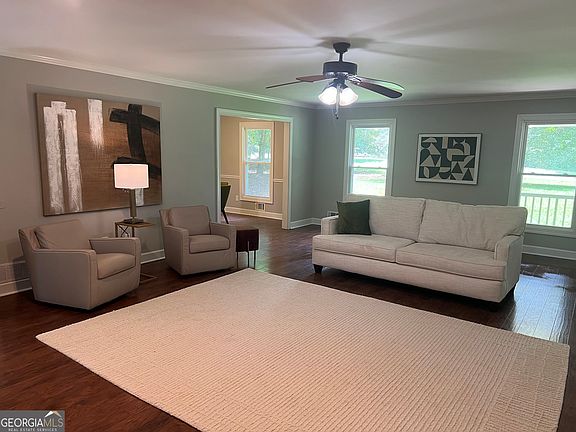 4th image of 205 Kingswood Dr