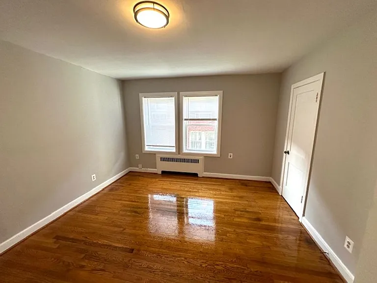 74 Webster St NE — Photo 10