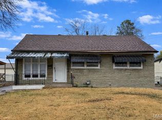161 Cameron Rd, Saint Louis, MO 63137