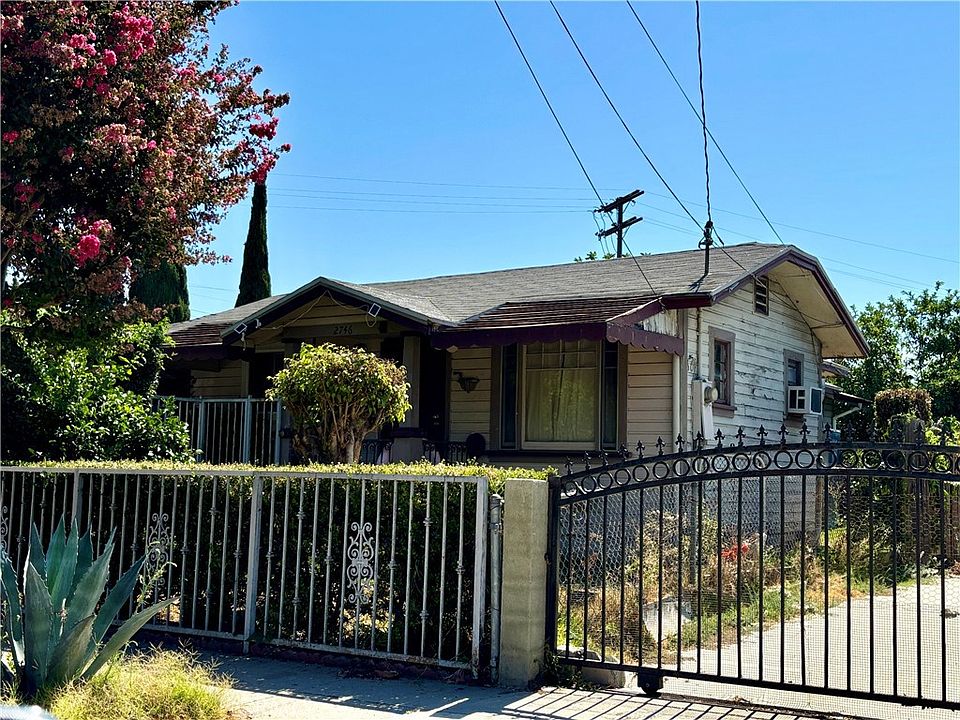 1st image of 2746 Benedict St