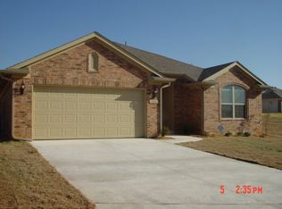 720 Heather Wood Ct, Moore, OK 73160
