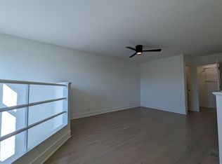 952 W Grace St #2, Chicago, IL 60613