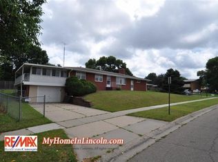 140 Eastridge Dr, Lincoln, NE 68510