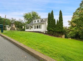 62 Vreeland Ave, Bloomingdale Boro, NJ 07403
