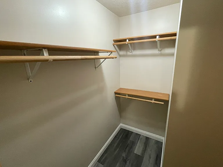 2100 Banstead Ct — Photo 14