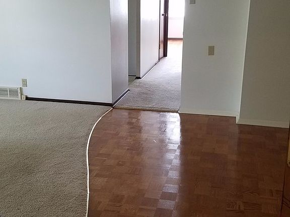 4th image of 604 Thunderbird Ct APT H