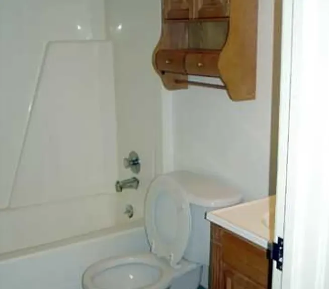 Ebonhurst Apartments — Photo 20