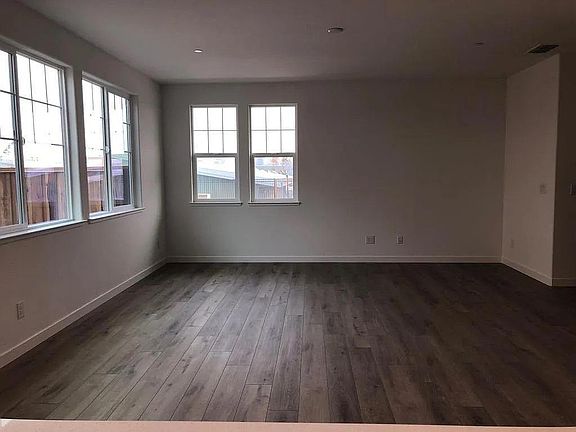 5th image of 4067 Gloster Way