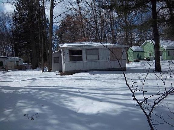 3rd image of 4051 Oakridge Dr