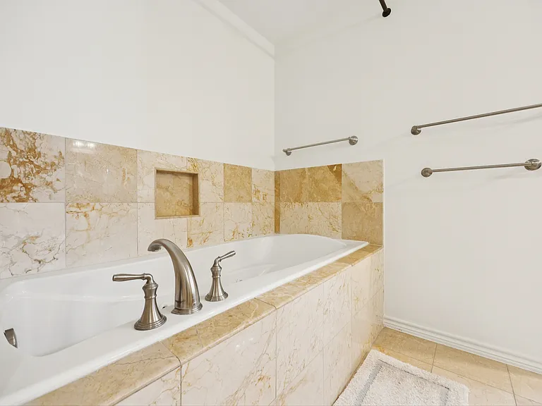 5909 Luther Ln #800 — Photo 4