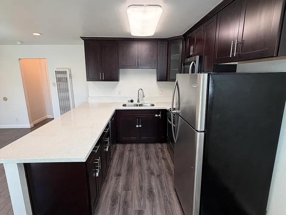 278 E Washington Blvd #11A