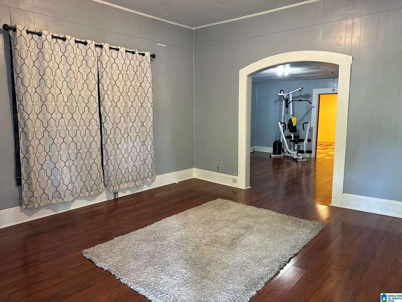 3 bed, 1.0 bath, $1,100 — Photo 2