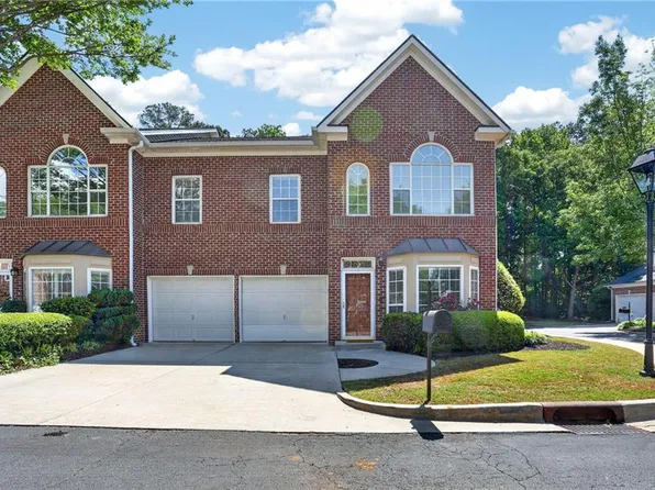 8000 Lexington Dr, Roswell, GA 30075